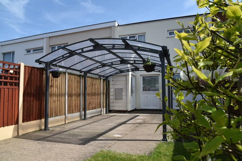 Günstige Carport-Verkleidungen: Holz, Blech oder Kunststoff? - Wohntrends Magazin
