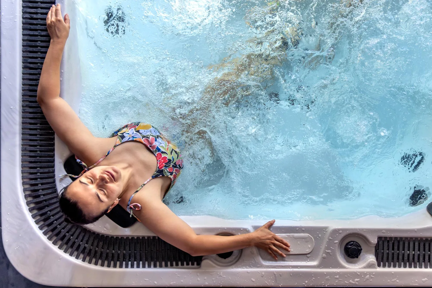 Whirlpool im Eigenheim: Warum die Filterpflege entscheidend über Wasserqualität, Technikschutz und Kosten entscheidet