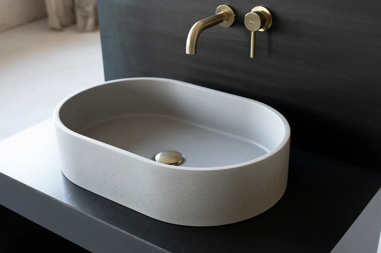 Beton im Badezimmer: Warum Aufsatzwaschbecken aus Beton der neue Designtrend ist