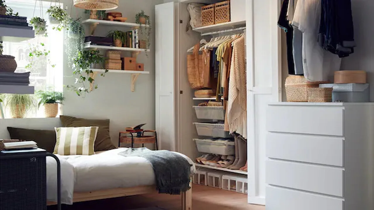 Kleines Schlafzimmer einrichten: IKEA-Lösungen für mehr Platz
