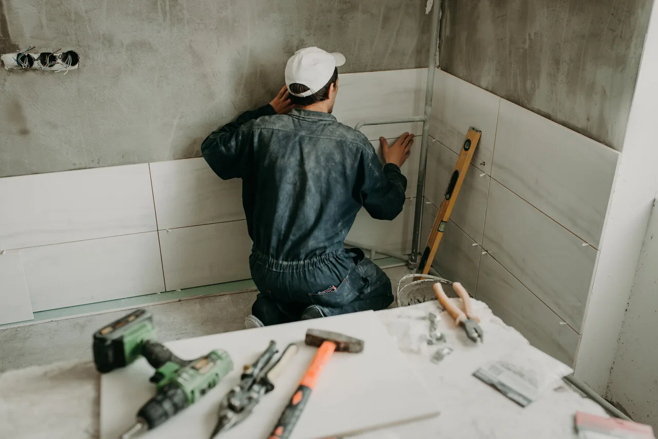Badezimmer-Renovierungstipps: Neues Leben für das Herzstück des Hauses