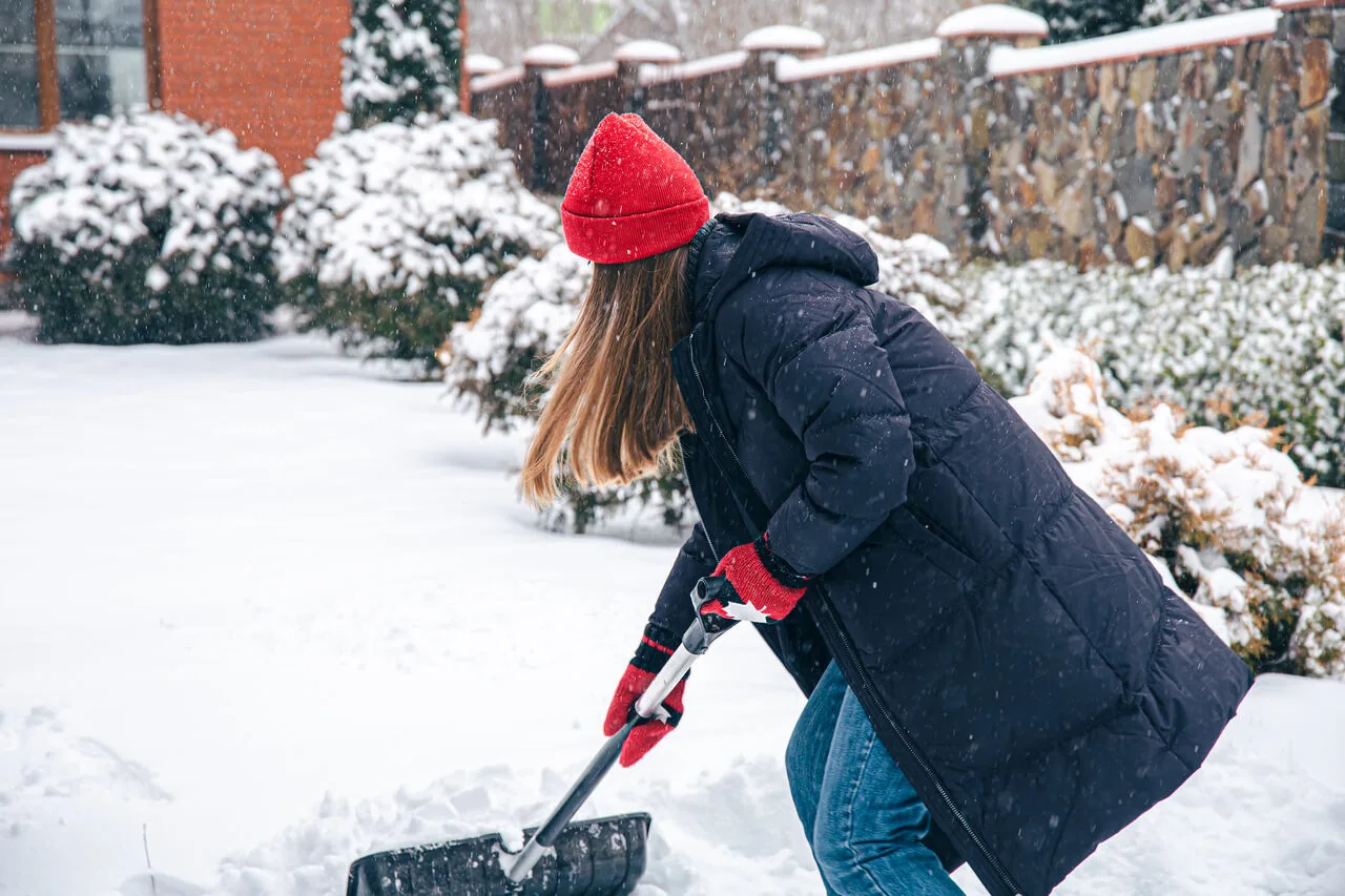 Einseitiger Gehweg: Wer muss im Winter Schnee räumen?